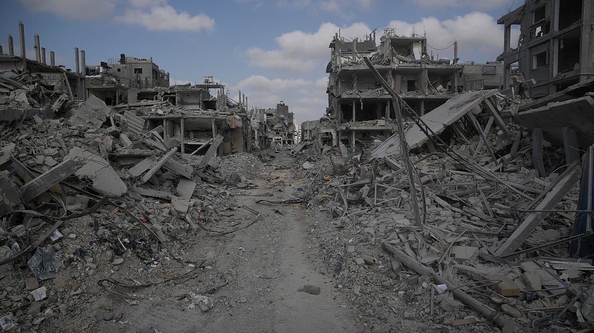 Thousands of civilians are trapped, facing food shortages and violence. 