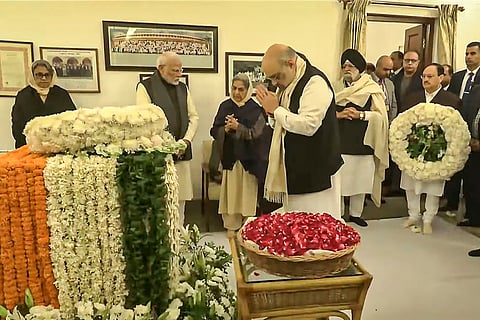 Amit Shah pays tribute to Manmohan Singh