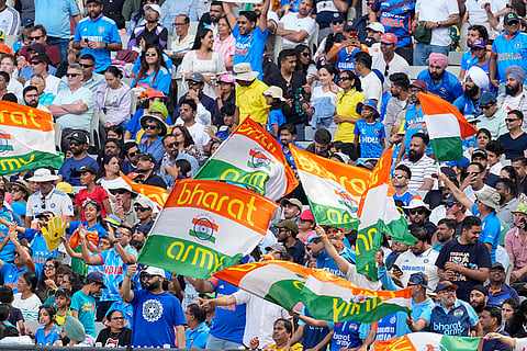 India Vs Australia, 4th Test Day 2: Indian supporters cheer for their team