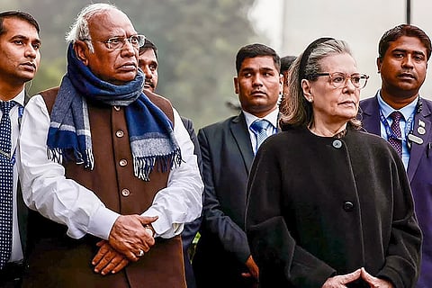 Manmohan Singh's mortal remains arrive at Cong HQ