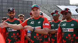 Photo: X | Rangpur Riders : Rangpur Riders coach and players during a practice session in Bangladesh.