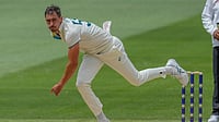 AP Photo/Asanka Brendon Ratnayake : Australia's Mitchell Starc bowls a delivery during play on the third day of the fourth cricket test between Australia and India at the Melbourne Cricket Ground, Melbourne.