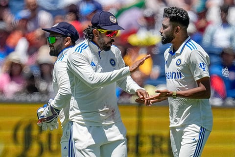 India Vs Australia, 4th Test Day 4: Mohammed Siraj and KL Rahul celebrates the wicket of Australia's Steve Smith