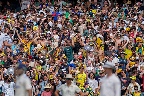 India Vs Australia, 4th Test Day 5: Spectators pay tribute to Shane Warne by wave their hats
