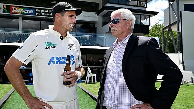 AP : New Zealand's Tim Southee, left, and Sir Richard Hadlee talk after the former's farewell Test against England in Hamilton.