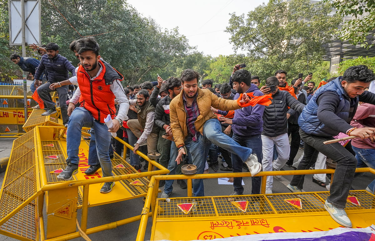 ABVP members protest against the alleged sexual assault on a student of Anna University, outside the Tamil Nadu Bhawan in New Delhi, Monday, Dec. 30, 2024. - PTI