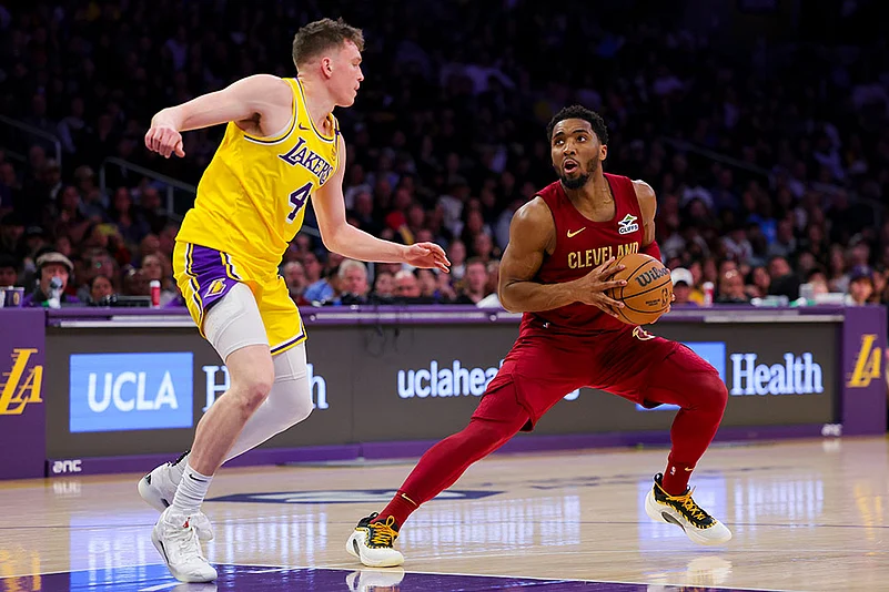 NBA Basketball Game: Los Angeles Lakers vs Cleveland Cavaliers