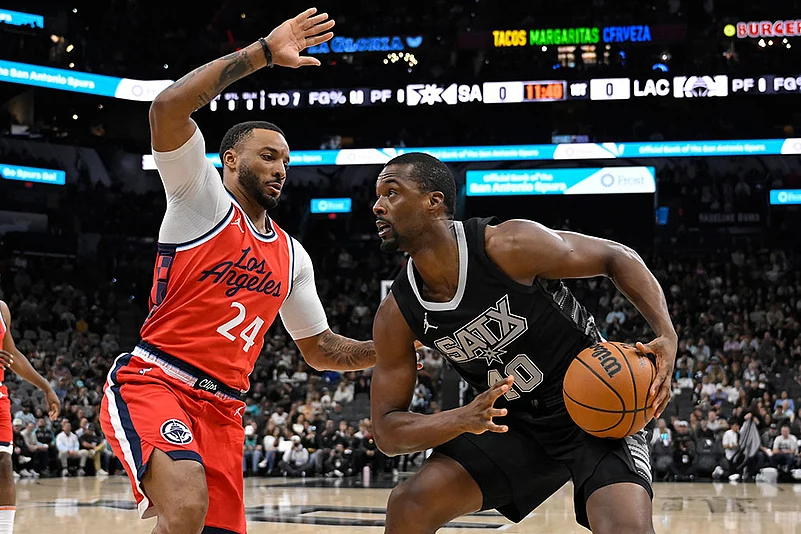 NBA Basketball Game: Los Angeles Clippers vs San Antonio Spurs
