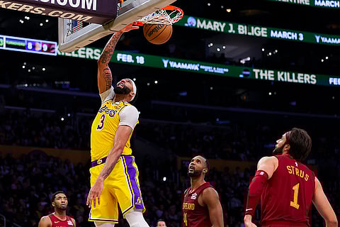 Cleveland Cavaliers vs Los Angeles Lakers