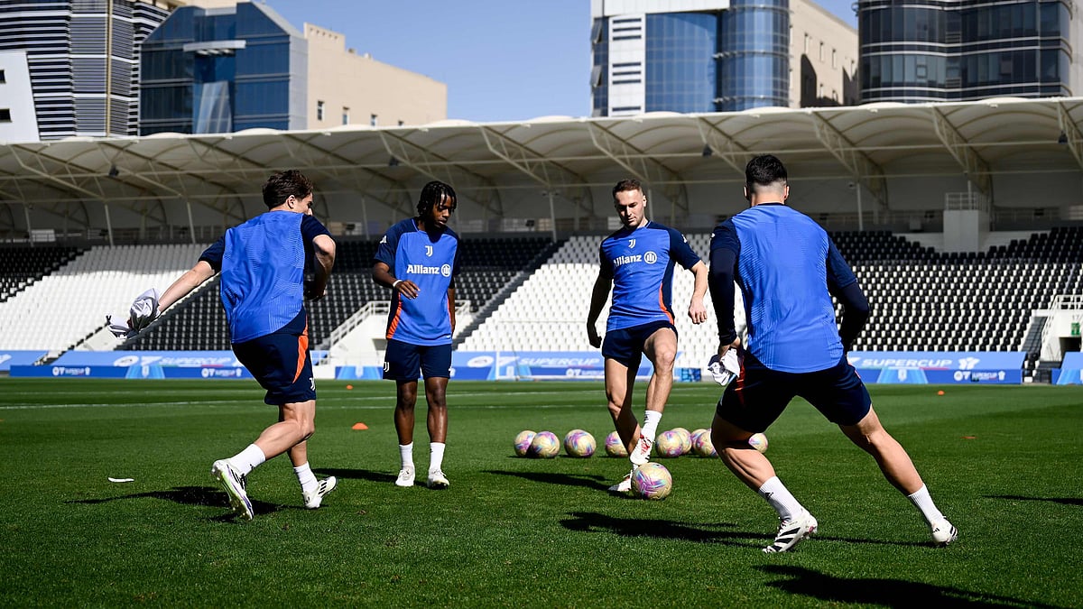 X/juventusfcen : Juve players training ahead of their second semi-final match against AC Milan in the Italian Super Cup.