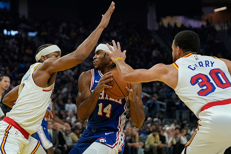 NBA basketball game Philadelphia 76ers vs Golden State Warriors match pics: Ricky Council IV