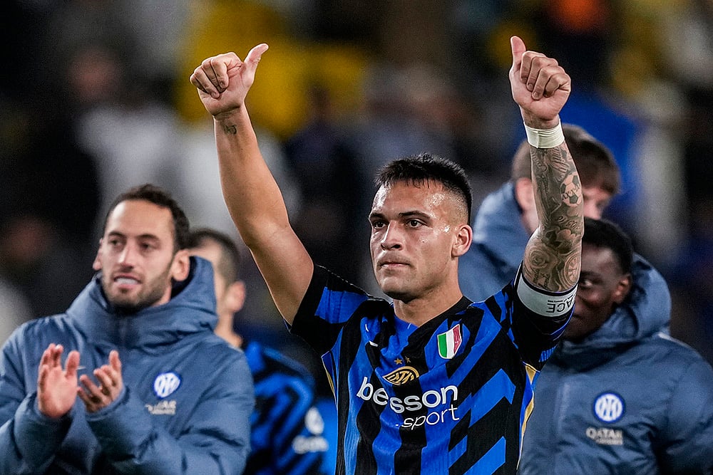 | Photo: AP/Altaf Qadri : Italian Super Cup 2024-25: Inter Milan's Lautaro Martinez gestures after the match