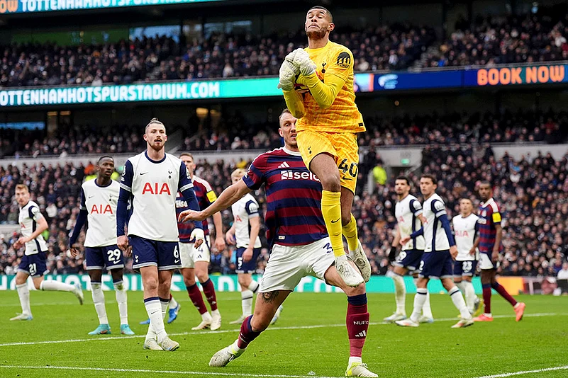 English Premier League soccer match Tottenham and Newcastle photos: Brandon Austin