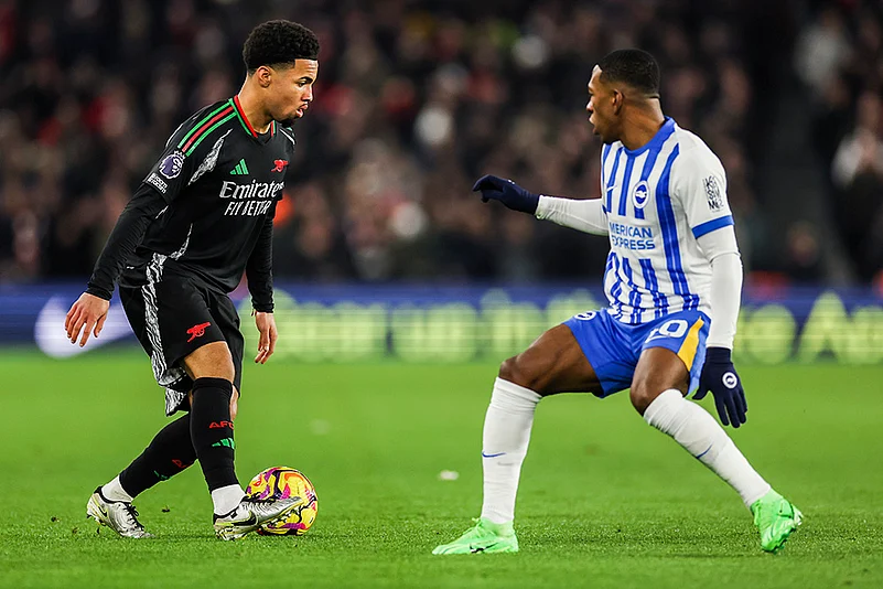 English Premier League soccer match Brighton and Hove Albion FC vs Arsenal photos: Pervis Estupinan