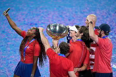 United Cup Tennis: Coco Gauff takes a selfie with the team