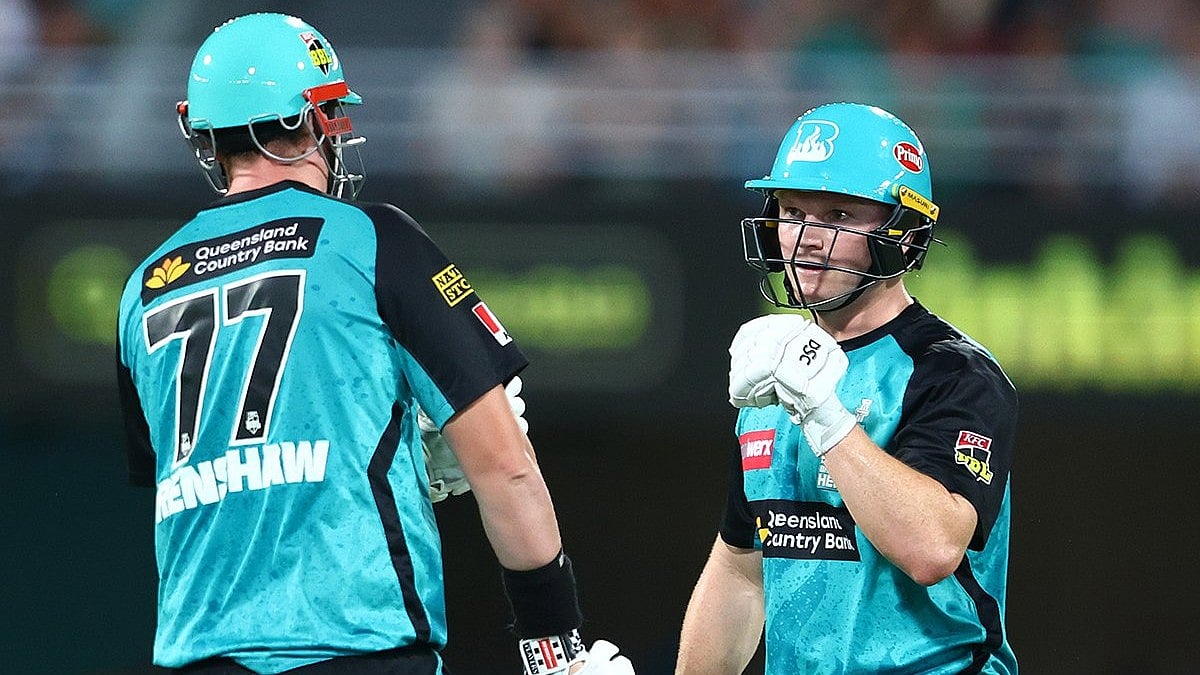 X/BBL : Max Bryant (right) played a crucial knock of 72 to steer his side to victory over Sydney Thunder.
