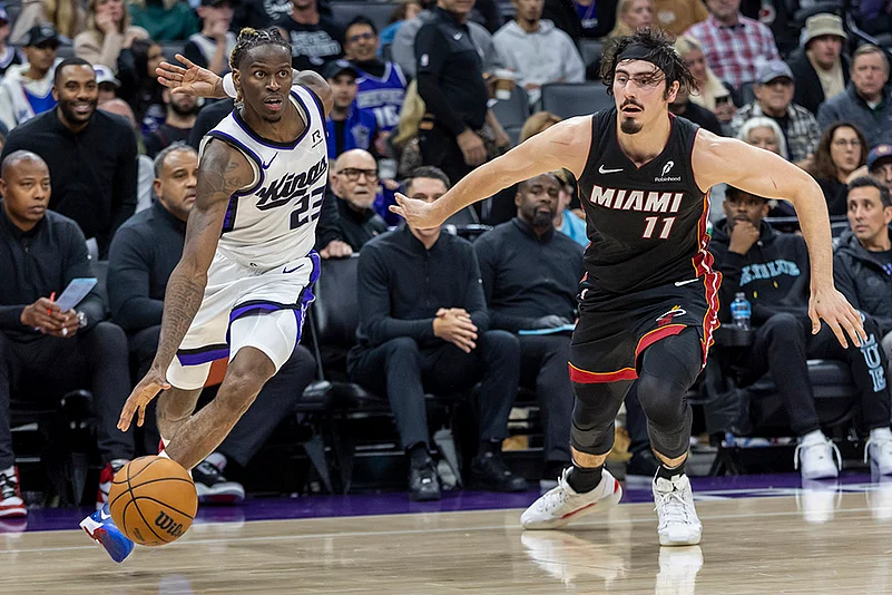NBA Basketball game Miami Heat vs Sacramento Kings match photo: Keon Ellis