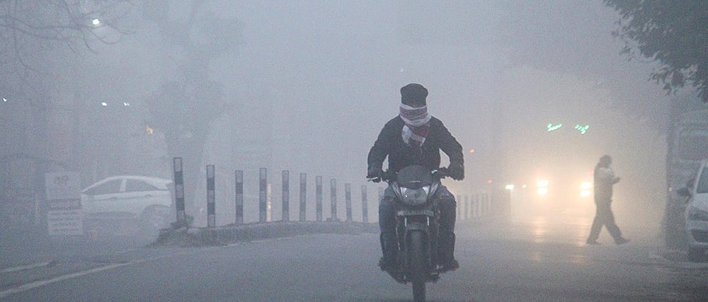 | Photo: PTI : Weather: Winter fog in Dehradun