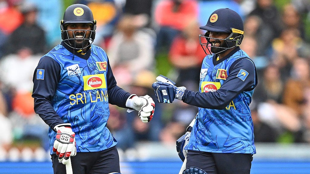 Kerry Marshall/Photosport via AP : Wanindu Hasaranga (left) and Eshan Malinga bat during the first ODI between New Zealand and Sri Lanka in Wellington.