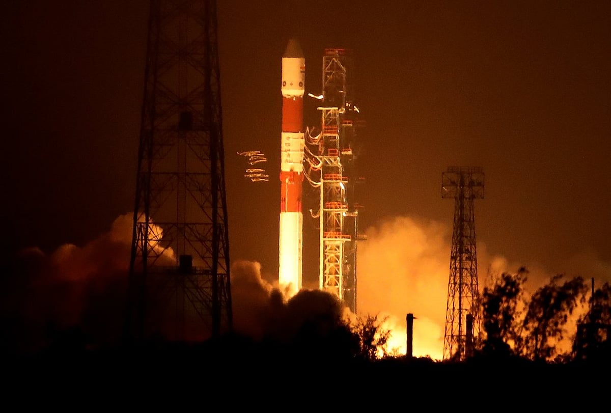 ISRO : PSLV-C60 launch carrying SpaDeX and groundbreaking payloads on December 30, 2024.