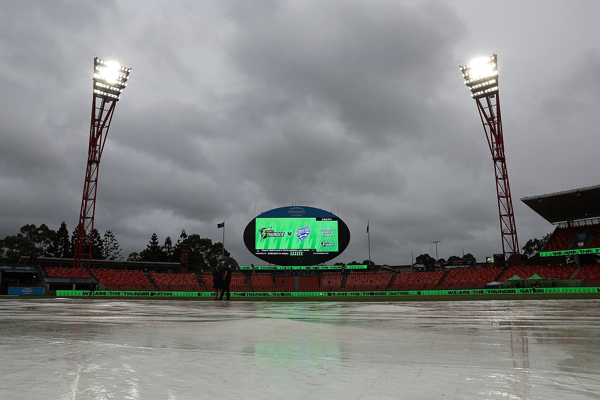 X | KFC Big Bash League : Sydney Thunder Vs Hobart Hurricanes BBL.