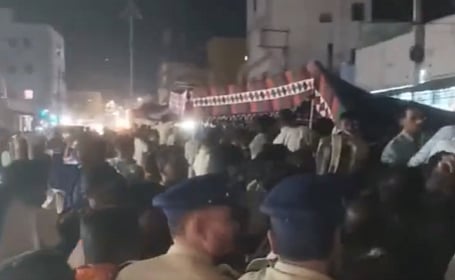 X/ANI Screengrab : Stampede breaks out outside Tirupati Temple