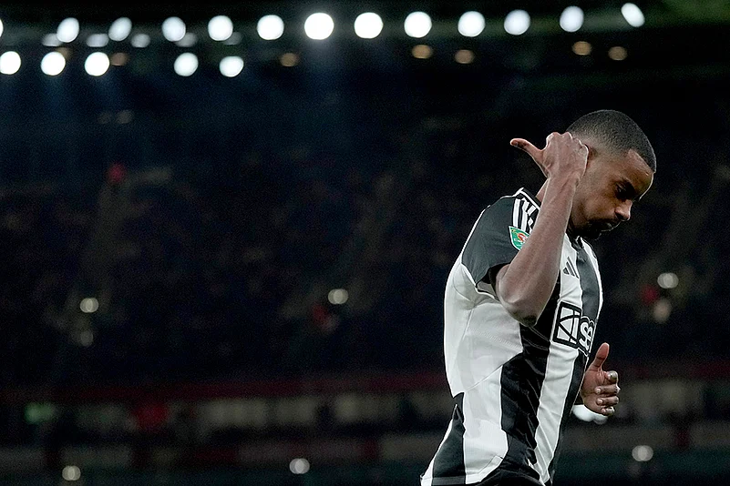 EFL Cup Semi final first-leg Arsenal Vs Newcastle United soccer match photos: Alexander Isak