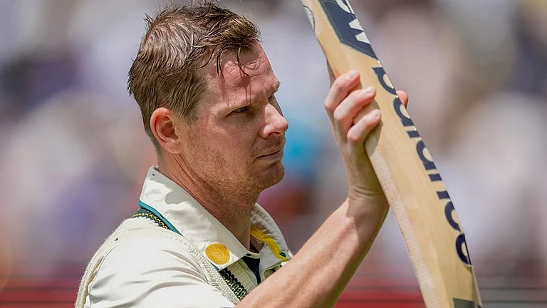Australia's Steve Smith acknowledged the crowd - | Photo: AP/Asanka Brendon Ratnayake