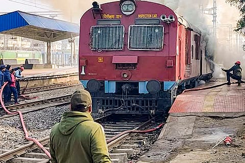 Train catches fire in Palamu