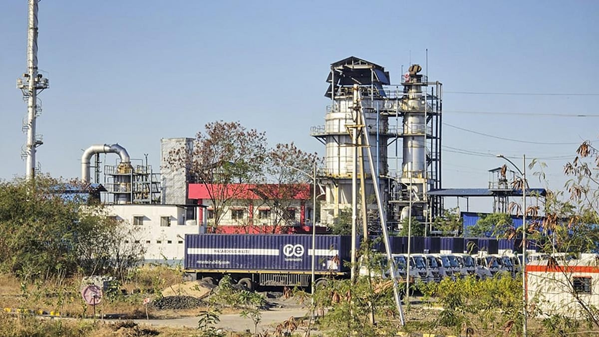 | Photo- PTI : Madhya Pradesh: Protest In Indore Over Carbide Waste Disposal Plan