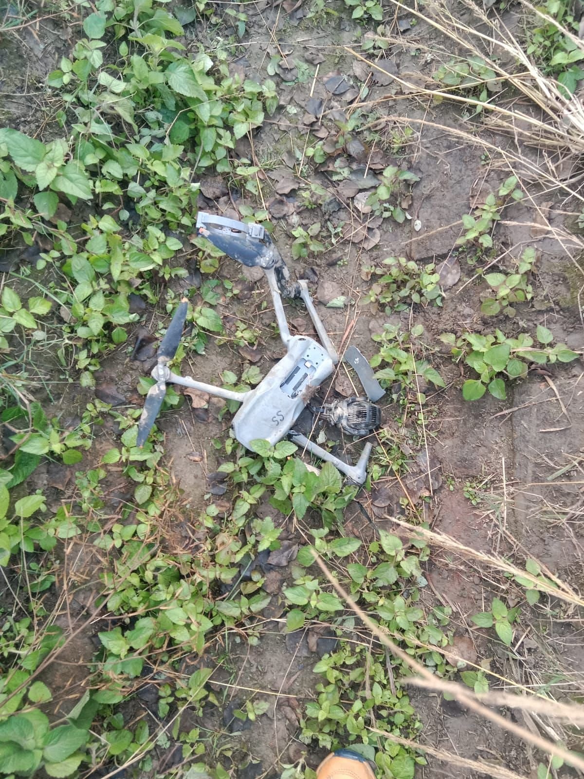 BSF Punjab Frontier PRO on X : Earlier on January 5, BSF with Punjab police recovered one drone, two packs of heroin from Tarn Taran border.