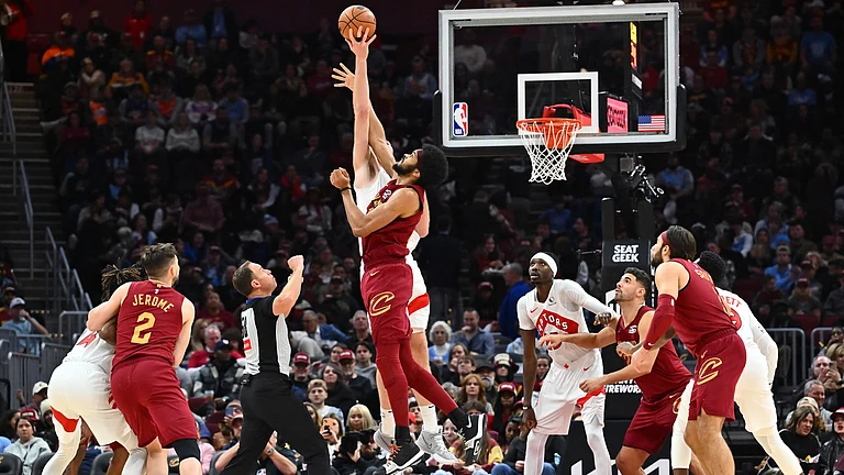 The Cavaliers defeated the Raptors 132-126. - null