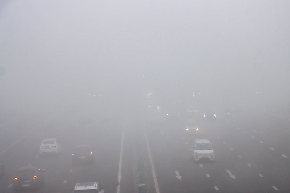 | Photo: PTI : Fog in Delhi 