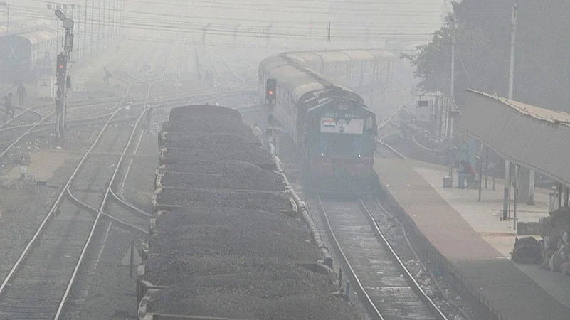 IMD Alert: More Than 99 Flights, At Least 26 Trains Delayed As Dense Fog; Zero Visibility And More