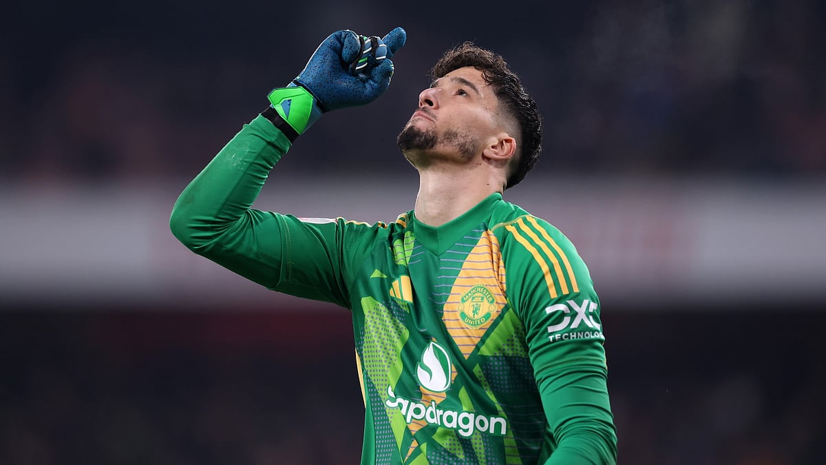 Altay Bayindir saved two penalties for Manchester United at the Emirates Stadium