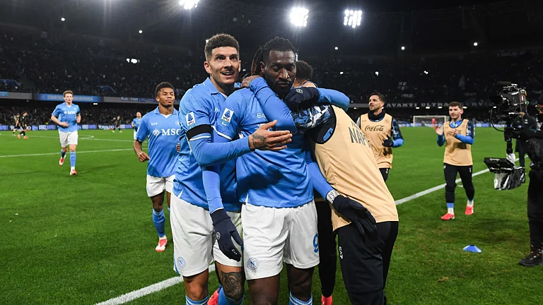 Napoli's Frank Anguissa celebrates his goal against Hellas Verona - null