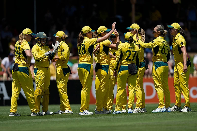 Womens Ashes 2025 AUS-W Vs ENG-W 1st ODI Cricket photo: Nat Sciver-Brunt