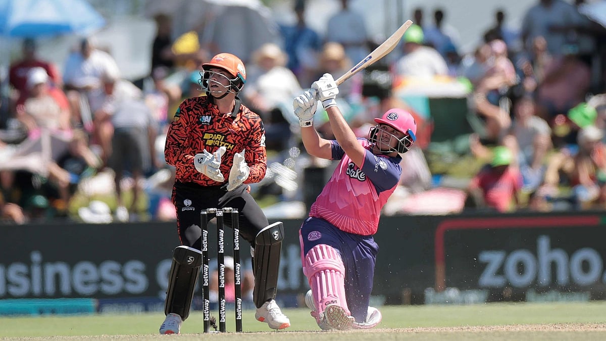 Photo: SA20 2025 : Lhuan-dre Pretorius of Paarl Royals hits over the top for six.