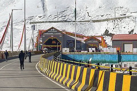 Z-Morh tunnel in J&K