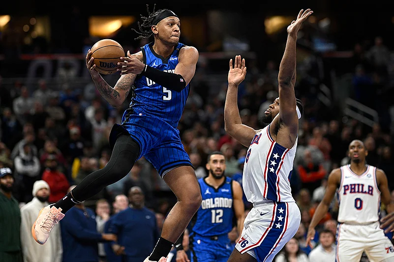 NBA 2024-25 basketball Orlando Magic vs Philadelphia 76ers pics: Paolo Banchero