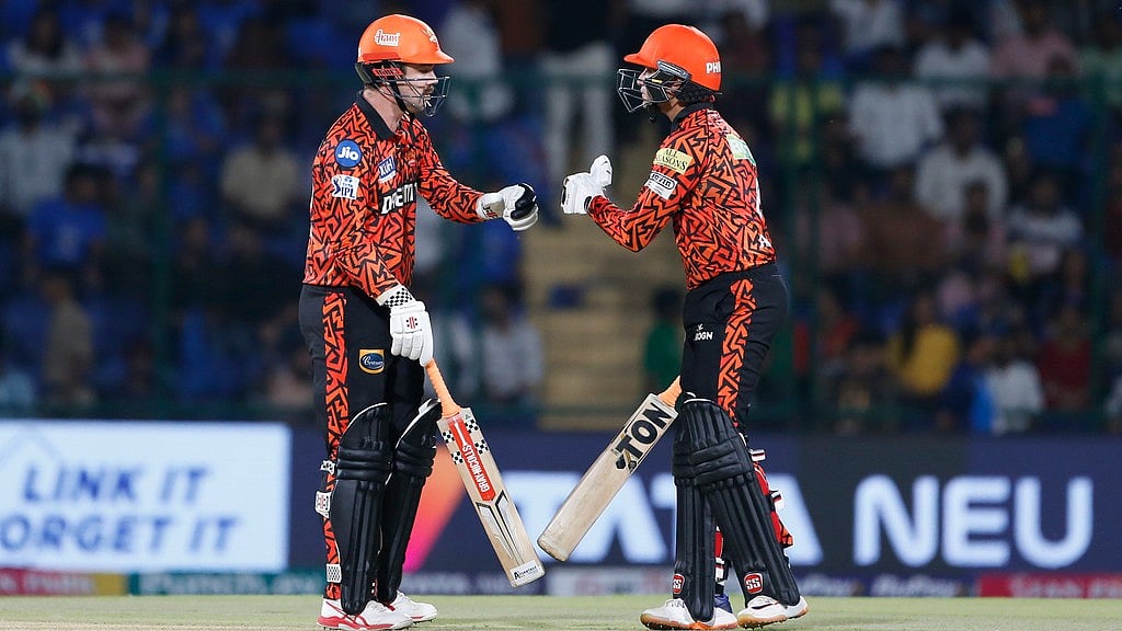 File/AP : Travis Head (left) batting for Sunrisers Hyderabad in IPL 2024.