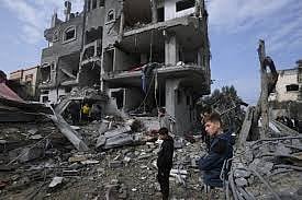 AP : Israeli airstrikes continue to devastate Gaza