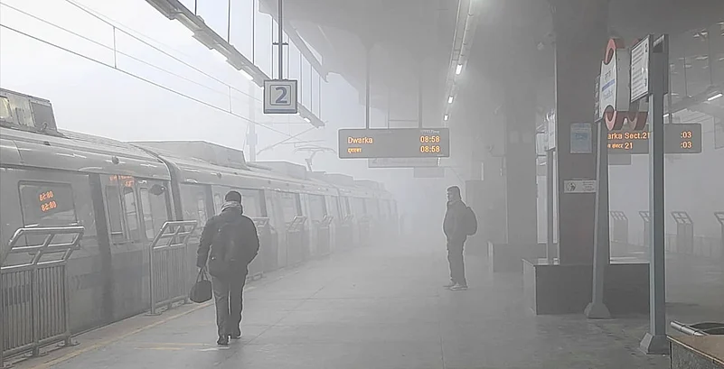 delhi weather dense fog