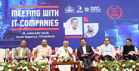 Chief Minister Shri Pinarayi Vijayan interacting with leaders of IT companies at the ‘Meeting with IT Companies’ programme