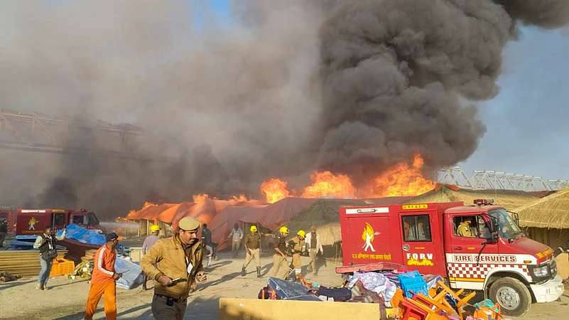 maha kumbh 2025 fire