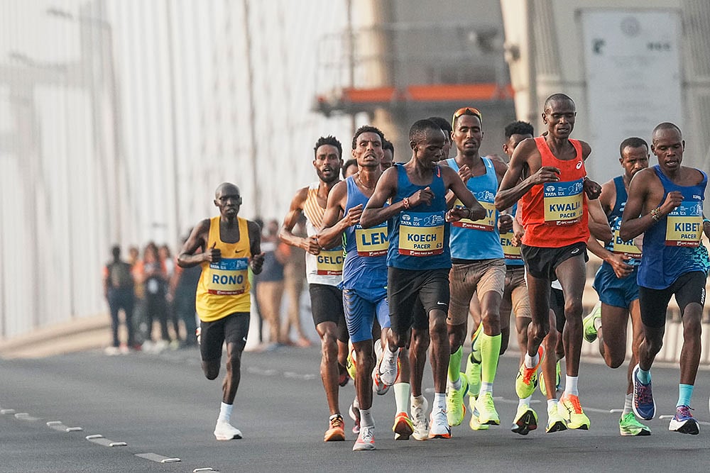 | Photo: PTI/Kunal Patil : TATA Mumbai Marathon 2025