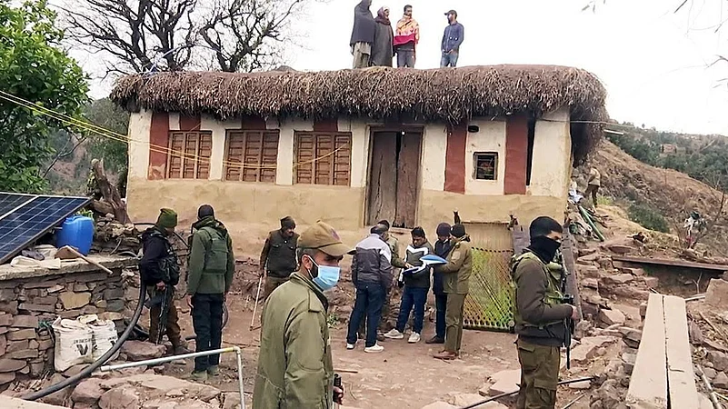 Jammu & Kashmir: Central Team Continues Probe Into 17 Mysterious Deaths | Deaths