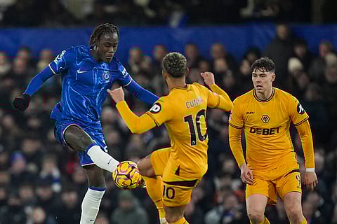 EPL 2024-25: Wolves Matheus Cunha tries to block a shot