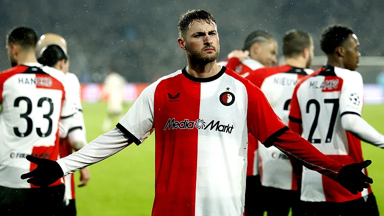 Feyenoord goal hero Santiago Gimenez - null