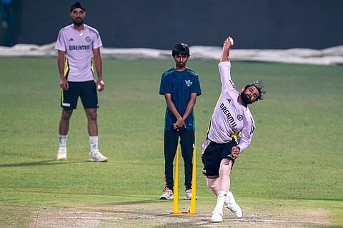 IND vs ENG T20 Series: Shami bowls during their practice session